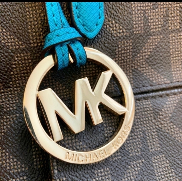 Michael Kors medium size Tote - Picture 2 of 13